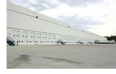 Image of warehouse buildings in Pinnacle Park.