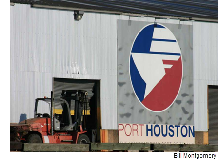 The Port Houston logo on the side of a warehouse.