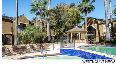 Image of the pool at Beverly Palms