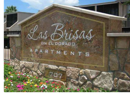 Picture of the Las Brisas apartments in Clear Lake